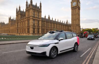 Baidu a început testarea robotaxiurilor în Londra cu un vehicul mai ieftin decât cel al concurenței