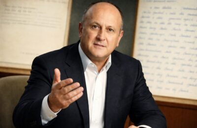 Documente publicate integral arată că Dan Șucu a semnat un angajament cu Securitatea și a scris 58 de note informative