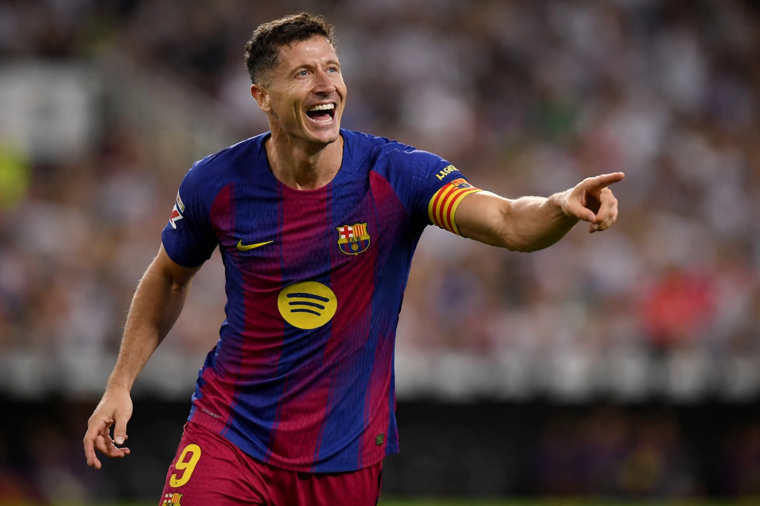 Robert Lewandowski a semnat cu Chicago Fire după ce Barcelona nu i-a mai putut susține salariul