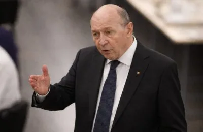 Traian Băsescu susține că Rusia testează reacția României cu drone și anticipează un atac în roi