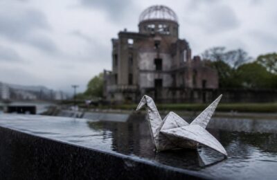Avertisment privind riscul nuclear la comemorarea de la Hiroshima în contextul în care Japonia dezbate reînarmarea