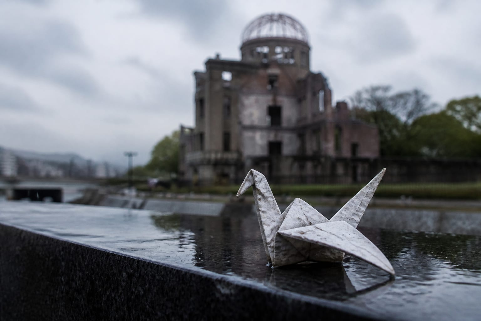 Avertisment privind riscul nuclear la comemorarea de la Hiroshima în contextul în care Japonia dezbate reînarmarea