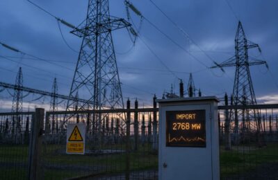 România a rămas importator net de energie electrică în 2025, cu un deficit de 3,7 TWh