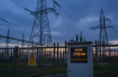 România a rămas importator net de energie electrică în 2025, cu un deficit de 3,7 TWh