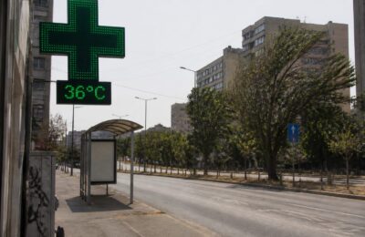 Vreme extremă marți în România. ANM a emis coduri galbene de caniculă și de vijelii cu vânt de 90 km/h