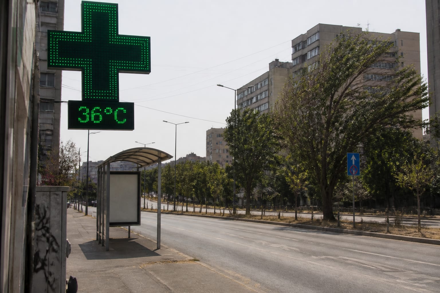 Vreme extremă marți în România. ANM a emis coduri galbene de caniculă și de vijelii cu vânt de 90 km/h