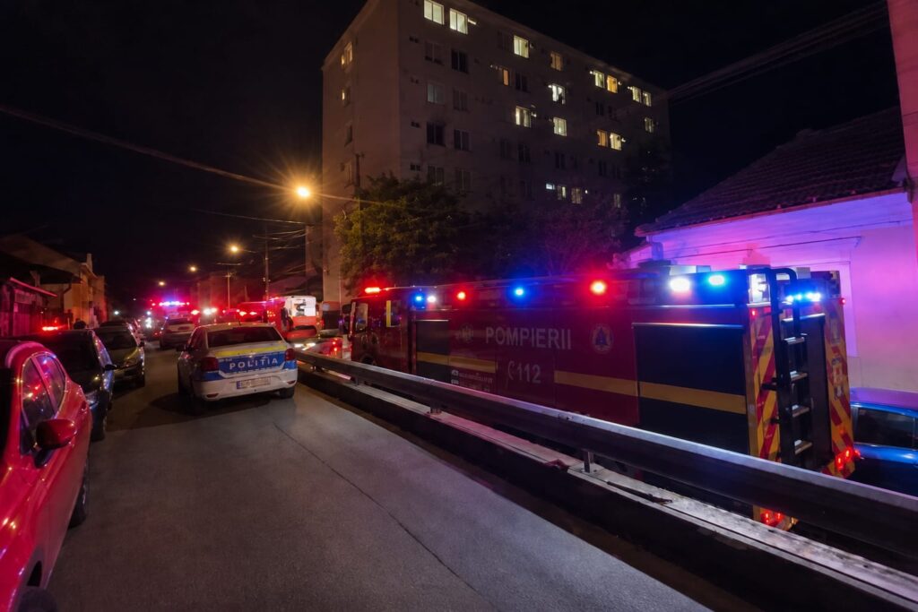 Un incendiu a dus la evacuarea căminului 17 din campusul Hașdeu. Pompierii au scos 13 studenți din clădire