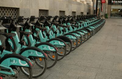 Orașele României ar avea nevoie de peste 10.000 de biciclete suplimentare pentru închiriere ca să atingă mediana europeană