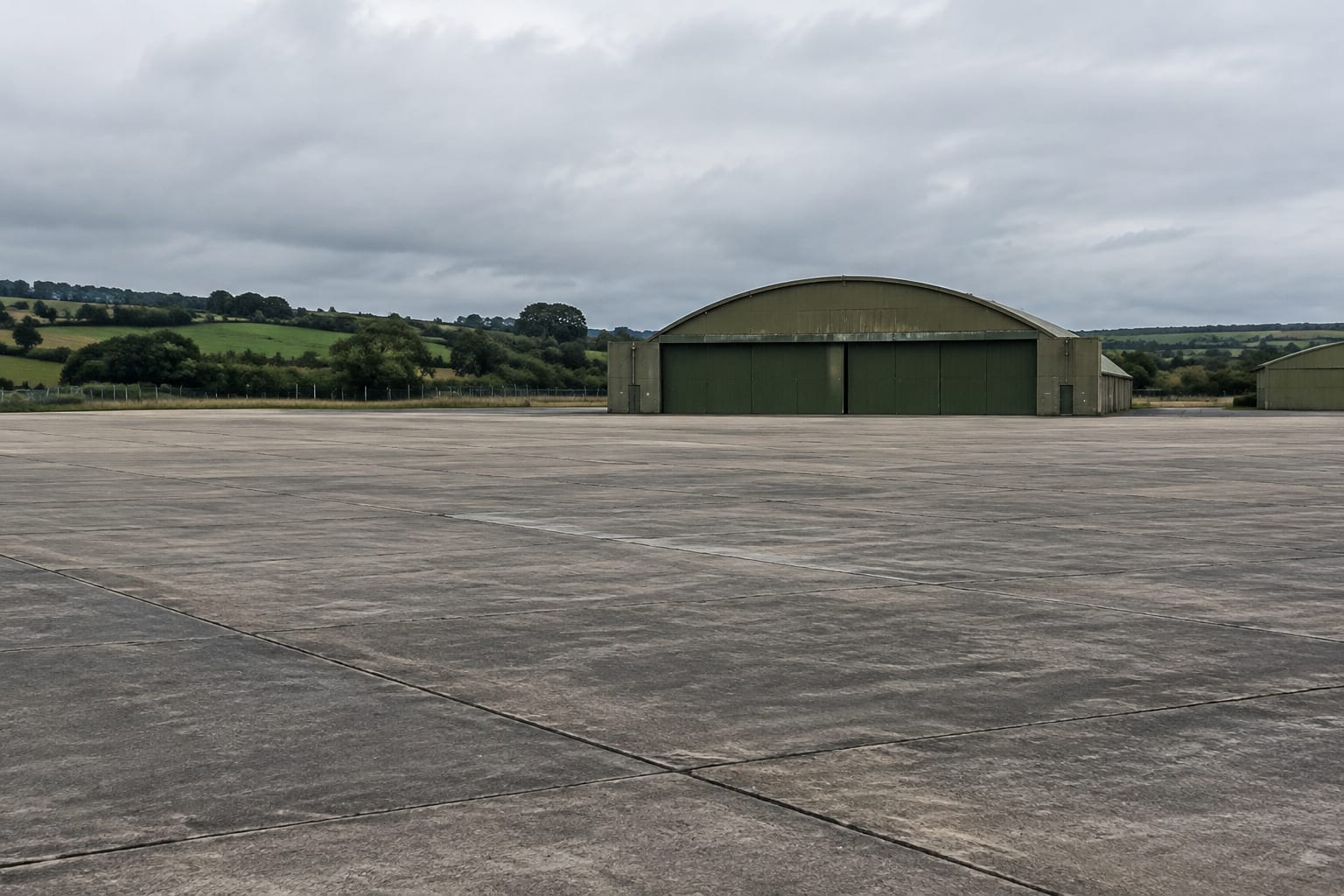 Hangar la baza RAF