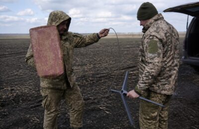 Ucraina anunță că perturbarea Starlink îngreunează atacurile cu drone și logistica militară